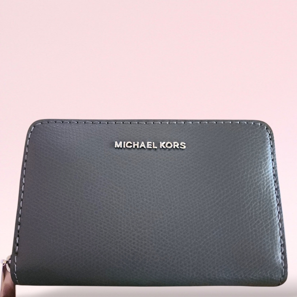 Michael Kors Jet Set Small Zip Around Card Case